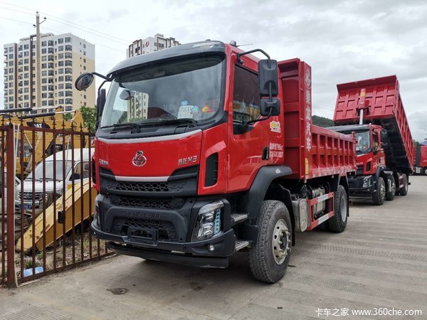 乘龙单桥自卸车最后一台促销车220马力轮减桥4米5货箱