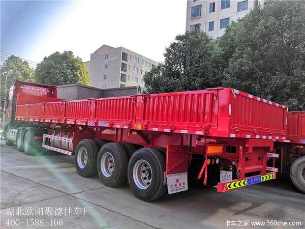 恭喜河南杨总喜提东风天龙kl465牵引车配13米仓栏半挂车
