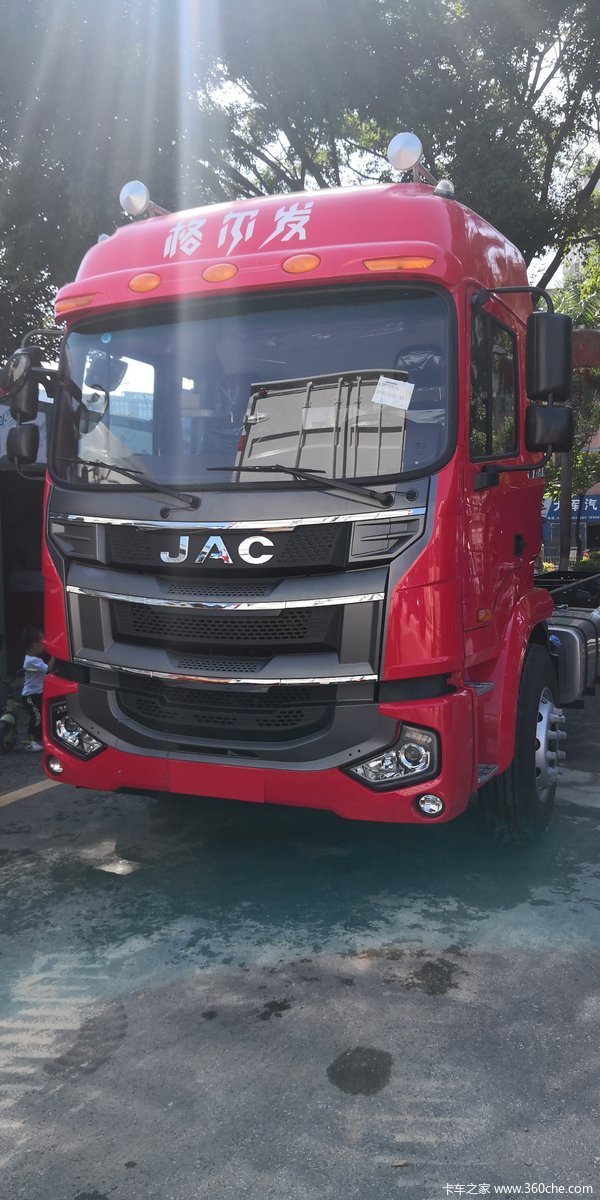 格尔发a5l中卡220马力4x298米厢式载货车