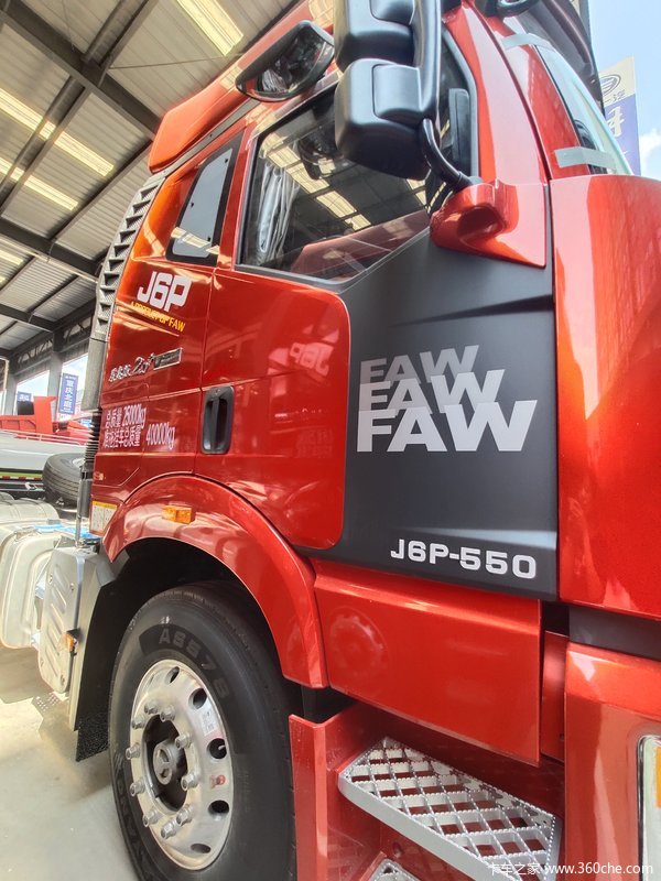 一汽解放 新j6p重卡 550马力 6x4牵引车(ca4250p66k25t1a1e5)36万询价