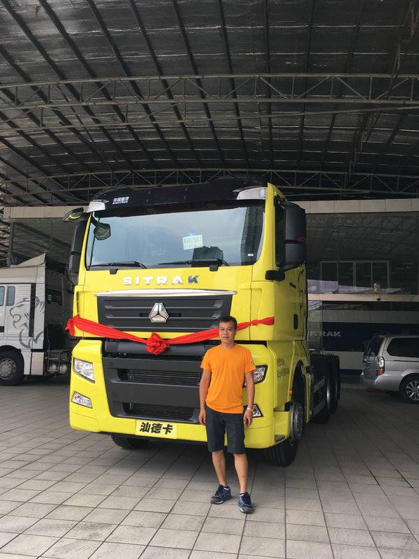 中国重汽 汕德卡sitrak c7h重卡 540马力 6x4牵引车(高顶)(zz4256v3