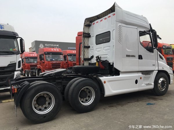 降价促销  车型名称 东风柳汽 乘龙t7重卡 430马力 6x4牵引车 发动机