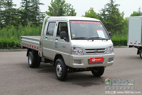 福田时代 驭菱VQ1 1.2L 86马力 汽油 双排栏板微卡(BJ1030V4AV4-Y3)装配双排 动力方面,搭载北汽福田4W12M1输出功率为 86马力符合国五/欧五排放。匹配青山MR70/ 5变速箱。后桥采用5.33桥。另外,该车还配备电子转向助力 空调。对该款新车有购买意向的用户欢迎致电经销商。