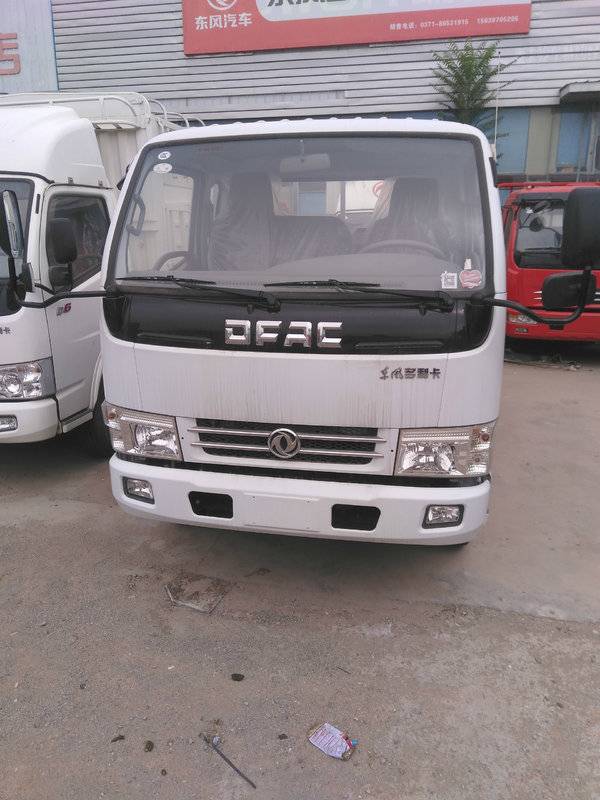 东风多利卡3.8米厢车