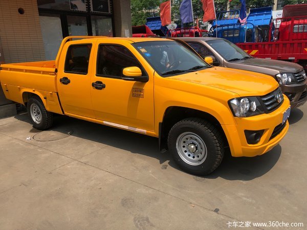 现场交车 无锡骐铃t100皮卡交付客户