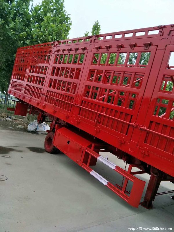 13米隐形仓栏侧翻