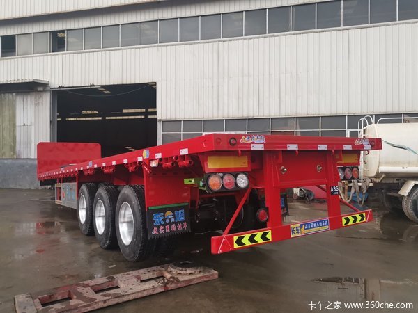 东旭挂车13米平板挂车能上叉车能分期付款自重6吨5平板式半挂车图片