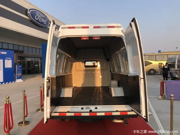 新春送福利，特顺中VAN(大面包)黄冈市火热促销中