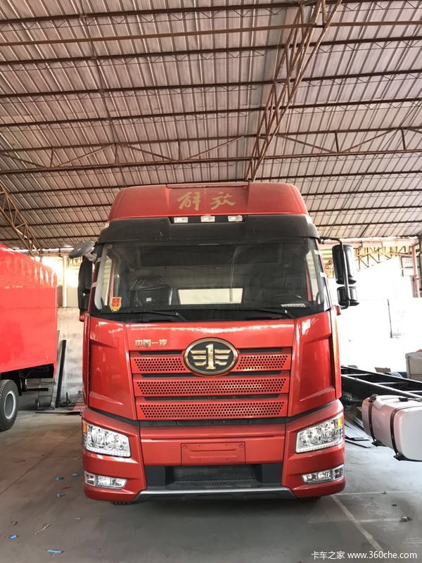 一汽解放 J6P重卡 领航版 460马力 6X4牵引车