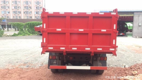 特价:16.58万、中国重汽-豪曼-小三轴、玉柴185马力提回家