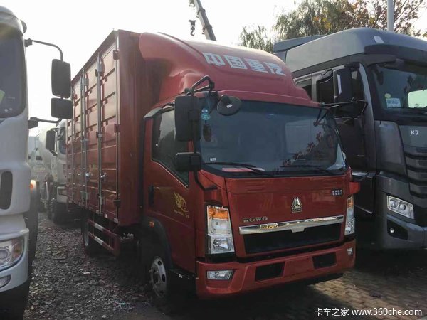 中国重汽HOWO轻卡D30厢车四开门整车新车到店