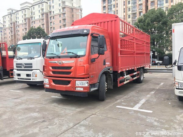 新车优惠龙V载货车11.8万起