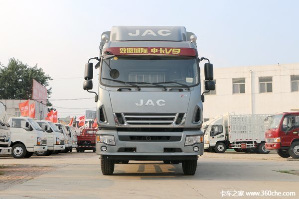 遵义骏辰恭喜邹老板,胡老板今日喜接江淮骏铃E3二台