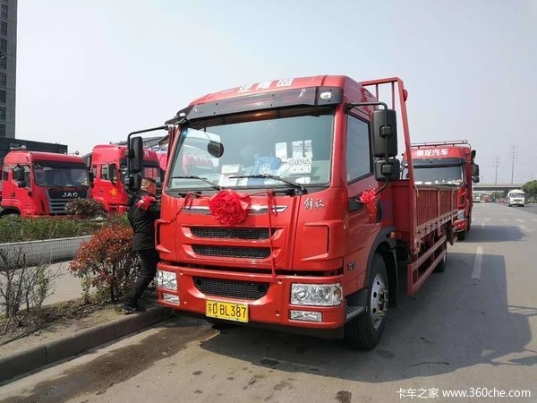 恭喜韩先生喜提龙V平板载货车……