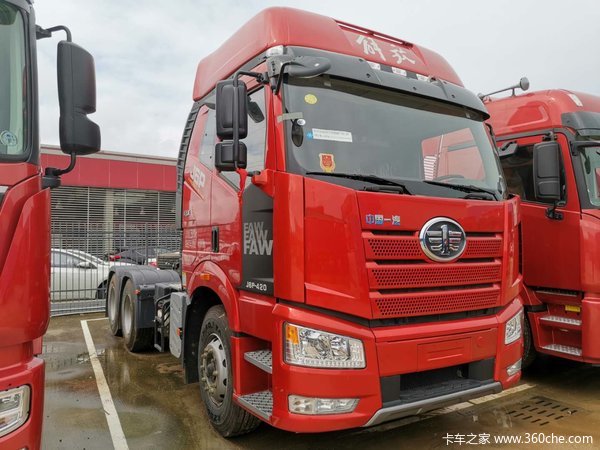 购解放J6P牵引车享高达1.6万优惠,首付8万元起!