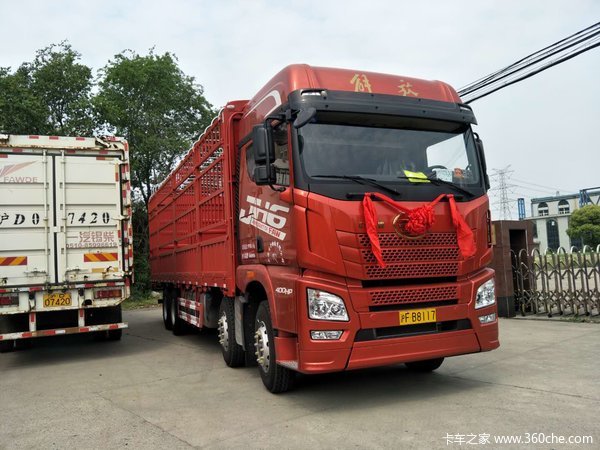 上海德隆恭喜黄老板喜提解放JH6载货车