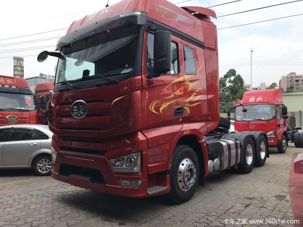 一汽解放 J7重卡 豪华型 550马力 6X2R AMT自动挡牵引车(CA4250P77K25T2E5)
