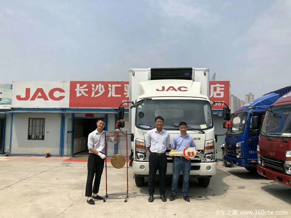 恭喜兴盛优选服务经理宁先生长沙一益阳南县线路 喜提帅铃H载货车