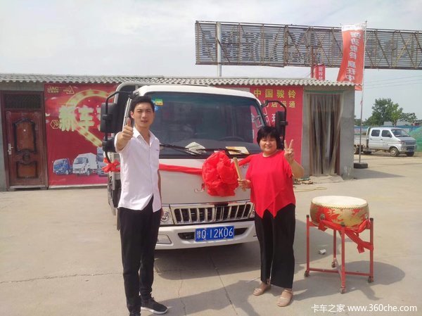 1台骏铃E3载货车成功交付，祝任女士财源广进