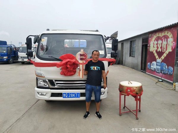 1台骏铃V6D25排半载货车成功交付客户