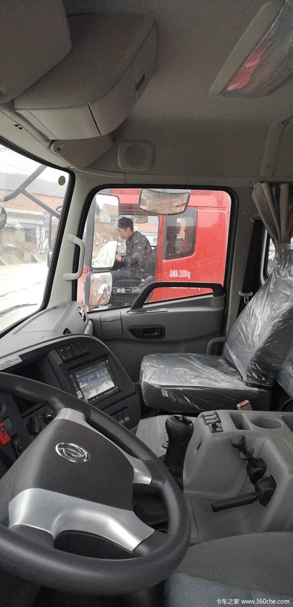 东风天龙vl牵引车火热促销中 让利高达3万