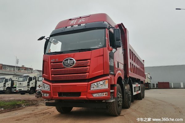 一汽解放 新J6P重卡 550马力 8X4 8.2米自卸车(CA