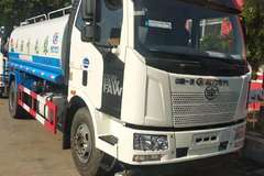 德州大件土石方有限公司于今日在德州新一汽完成3台洒水车交车仪式