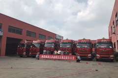 盐城明达解放4S店恭贺江苏金陵交运集团提车大吉！