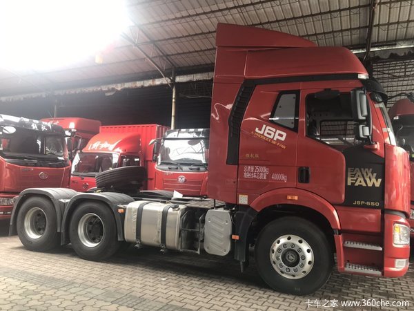 一汽解放 新J6P重卡 550马力 6X4牵引车(CA4250P66K24T1A4E5)