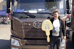 1台解放JH6 430牵引车成功交付客户