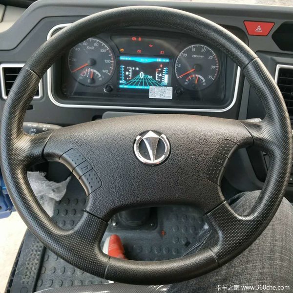 奥驰v6前四后四68米到货欢迎新老朋友光临