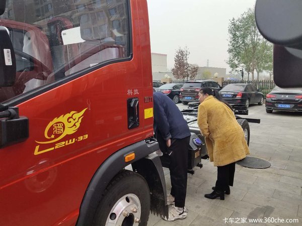 热烈庆祝北京惠民联盟汽车销售有限公司集采30台国六HOWO轻卡