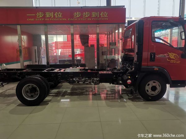 HOWO轻卡 王 系列国六车型到店,交2000抵5000