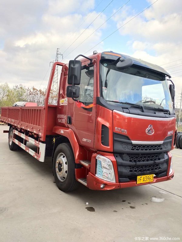 恭喜张峰喜提新乘龙m3载货车开乘龙走致富路