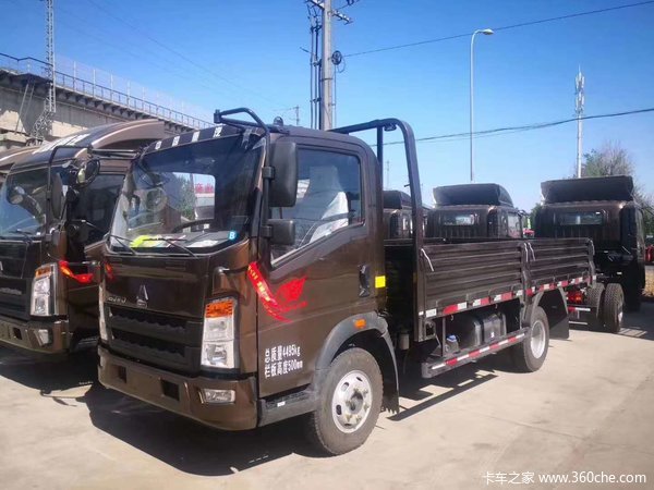 中国重汽HOWO 悍将 116马力 3.85米排半厢式轻卡(ZZ5047XXYC3315E145)
