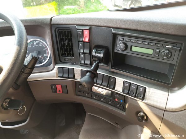 东风柳汽乘龙h7500马力8x482米自卸车现正热卖