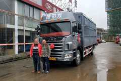 恭喜陈老板喜提郴州首台宽体六缸载货车！！！