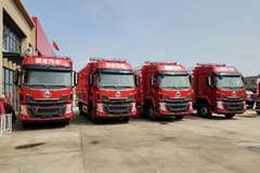 4台乘龙H5载货车240马力成功交付客户