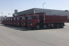 新疆耀辉 陕汽商用车批量交付亚峰物流