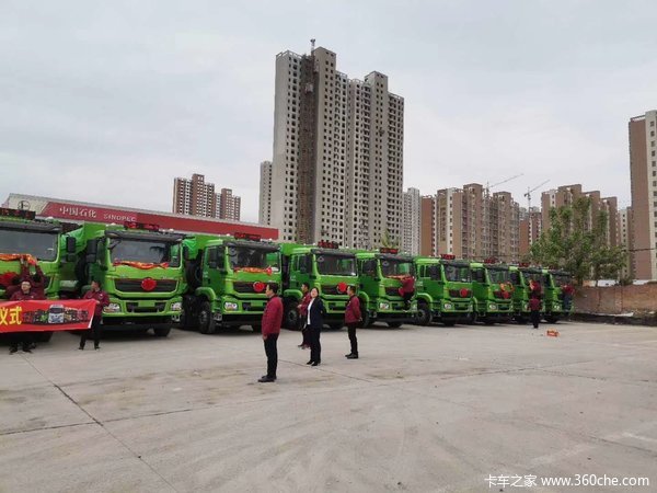 全国首批30台国六陕汽德龙新M3000渣土车成功交付客户