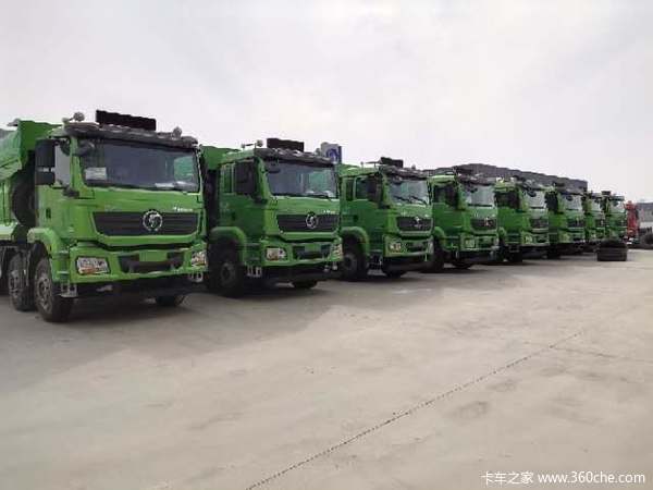 全国首批30台国六陕汽德龙新M3000渣土车成功交付客户