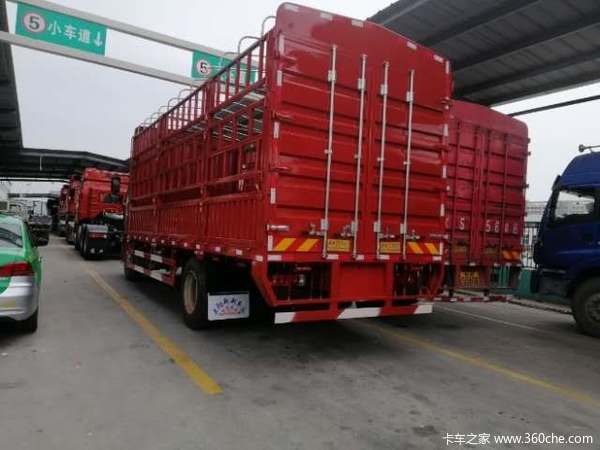阜阳市解放J6L6.8米240马力高栏优惠促销中