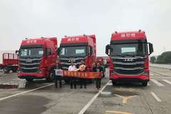 3台 格尔发A5牵引头 成功交付客户