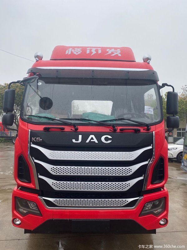 格尔发4×2，9.6米大单桥，六缸玉柴240马力，