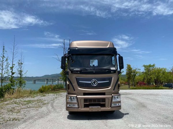 东风天龙旗舰(流光沙棕)560,520马力现车各1台