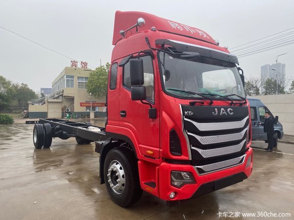 格尔发4×2，9.6米大单桥，六缸玉柴240马力，