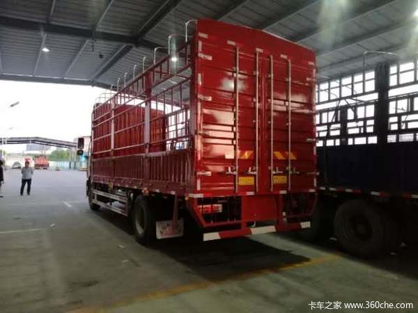 阜阳解放J6L6.8米载货车优惠大促销