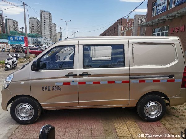 五菱荣光封闭货车北京市火热促销中让利高达03万