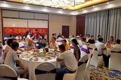 广西通纳上汽红岩杰狮大马力自卸客户答谢会