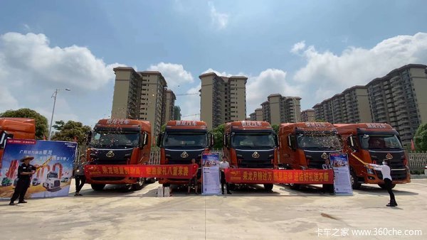 恭喜郭先生 喜提乘龙H7牵引车 提车大吉